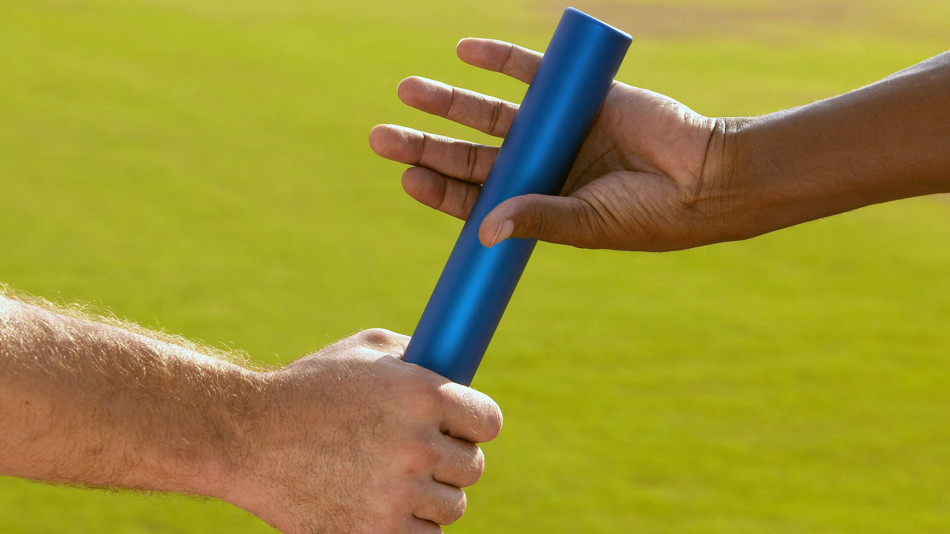 “阿仙奴与热刺：新星竞技，谁能脱颖而出？”